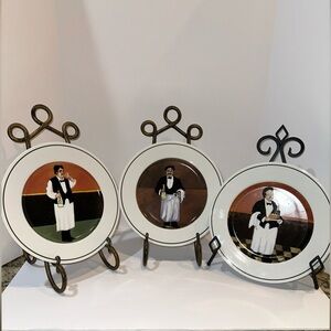 Retired Williams-Sonoma Guy Buffet Sommelier pattern dinner plates